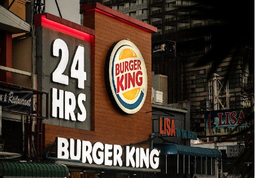 Работник в BURGER KING